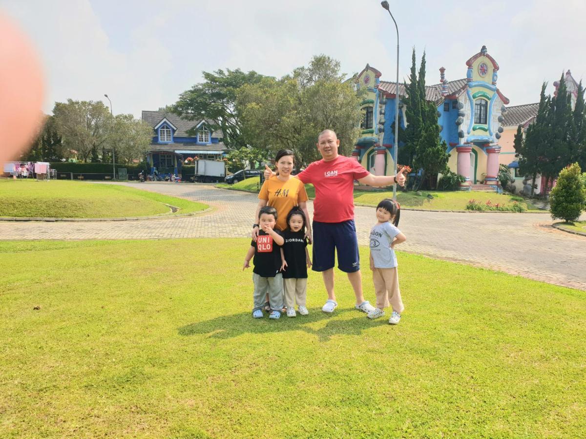 Villa Hello Kitty Kota Bunga Puncak Cinengangirang Εξωτερικό φωτογραφία