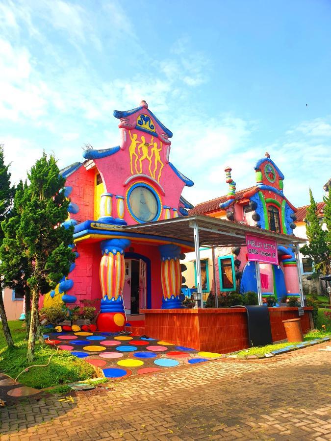 Villa Hello Kitty Kota Bunga Puncak Cinengangirang Εξωτερικό φωτογραφία