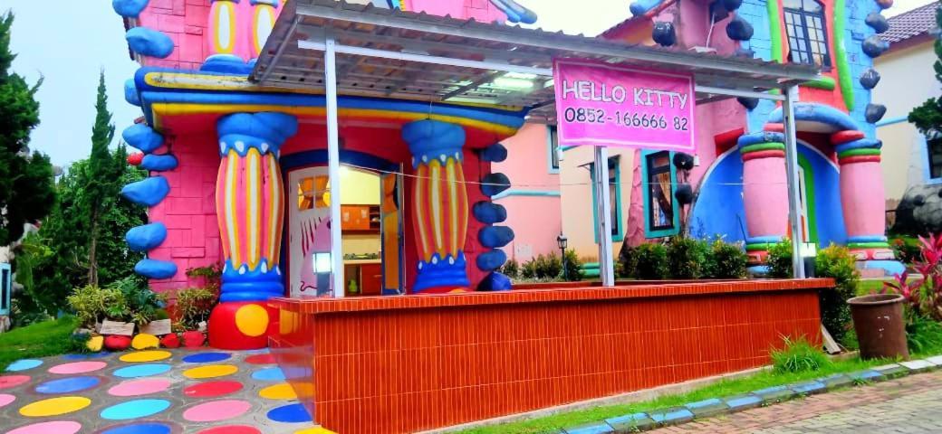 Villa Hello Kitty Kota Bunga Puncak Cinengangirang Εξωτερικό φωτογραφία
