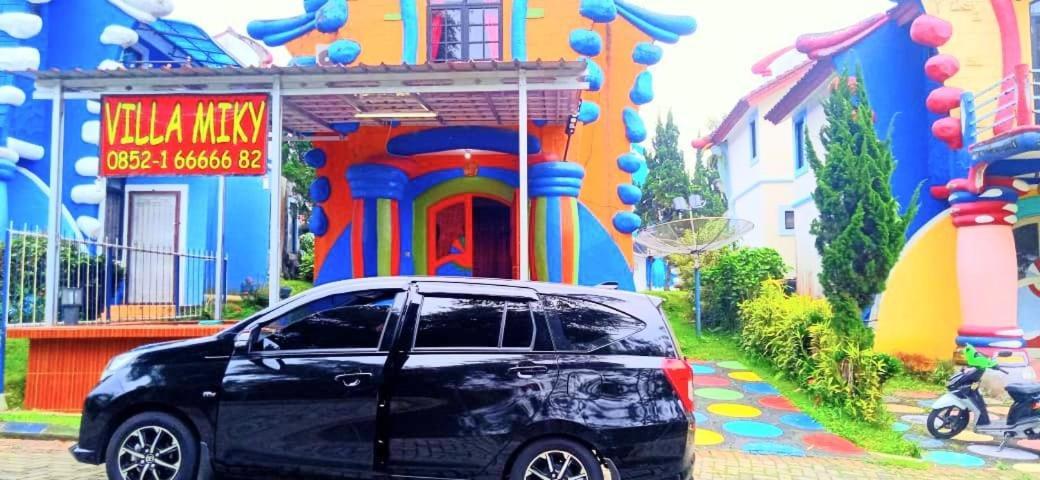Villa Hello Kitty Kota Bunga Puncak Cinengangirang Εξωτερικό φωτογραφία