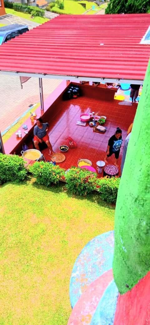 Villa Hello Kitty Kota Bunga Puncak Cinengangirang Εξωτερικό φωτογραφία