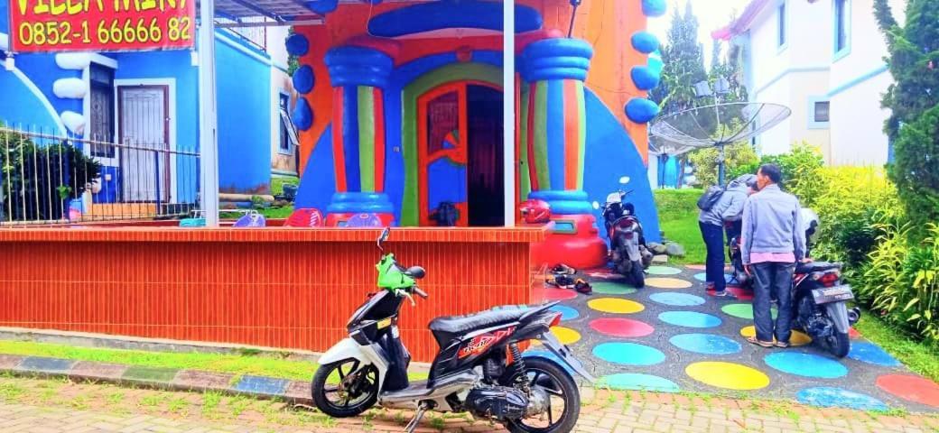 Villa Hello Kitty Kota Bunga Puncak Cinengangirang Εξωτερικό φωτογραφία