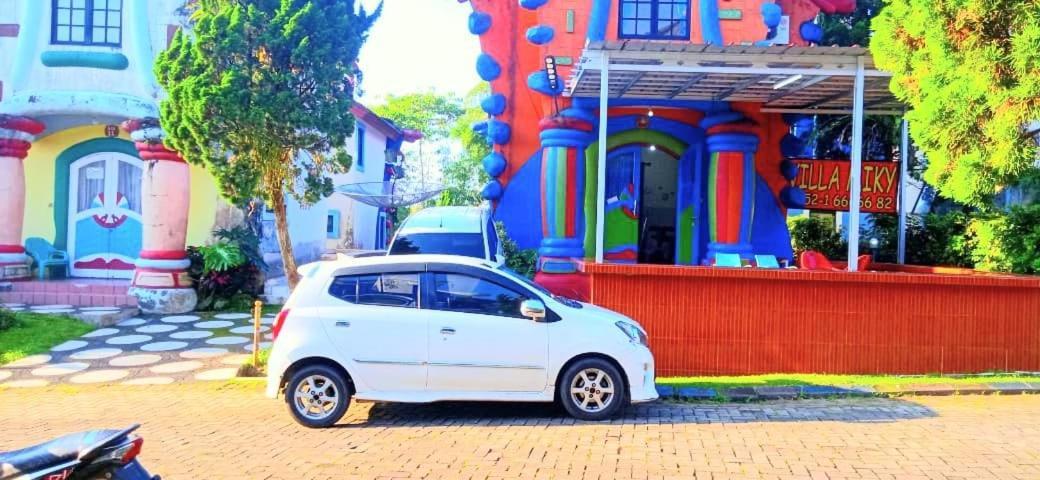 Villa Hello Kitty Kota Bunga Puncak Cinengangirang Εξωτερικό φωτογραφία