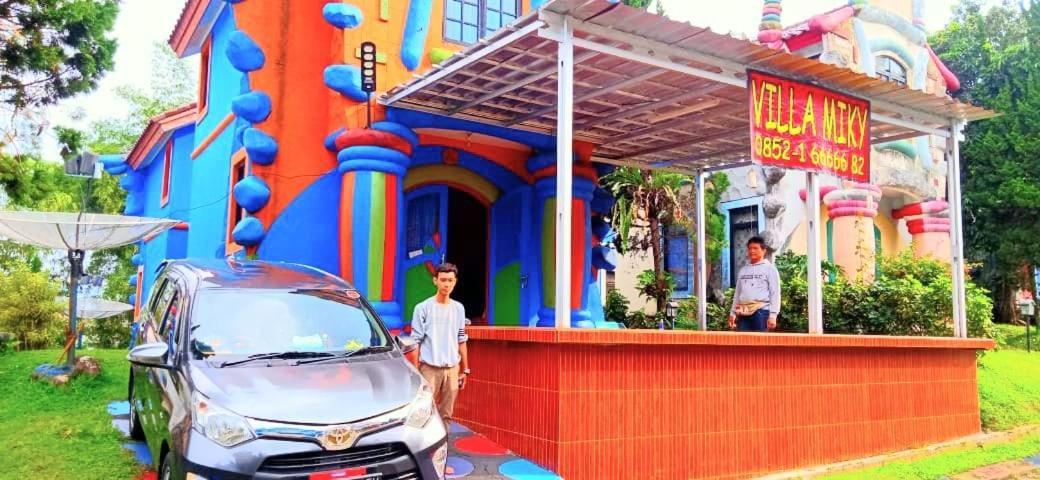 Villa Hello Kitty Kota Bunga Puncak Cinengangirang Εξωτερικό φωτογραφία