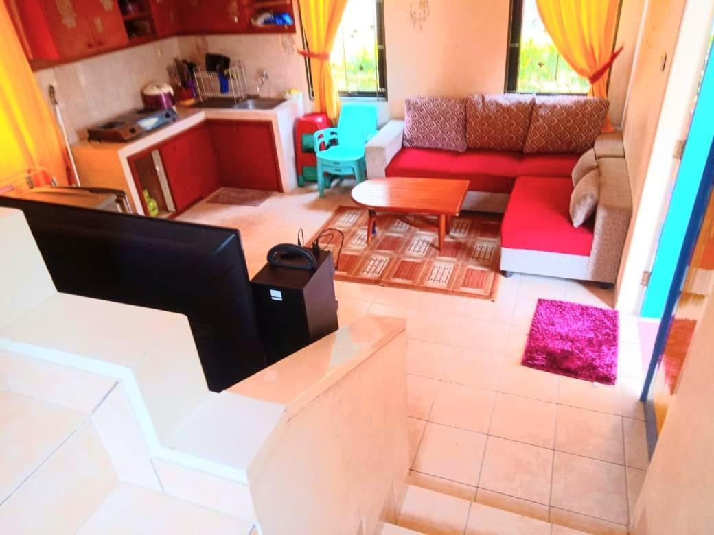 Villa Hello Kitty Kota Bunga Puncak Cinengangirang Εξωτερικό φωτογραφία