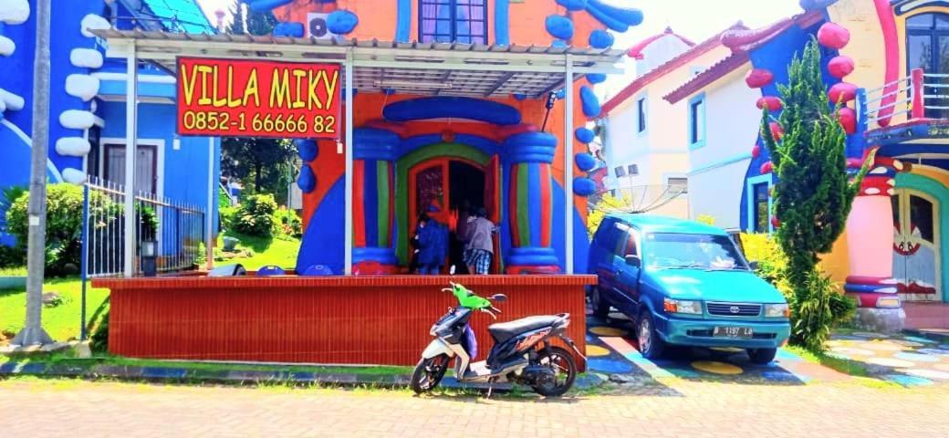 Villa Hello Kitty Kota Bunga Puncak Cinengangirang Εξωτερικό φωτογραφία