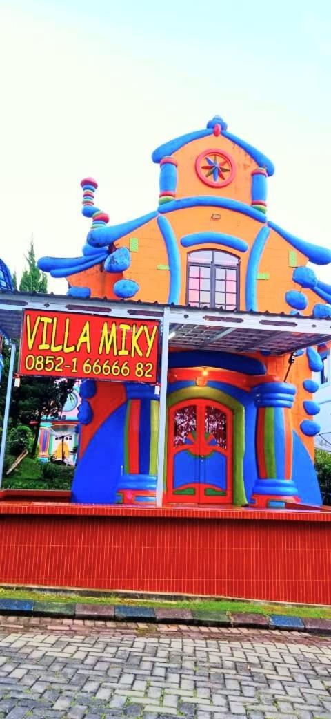 Villa Hello Kitty Kota Bunga Puncak Cinengangirang Εξωτερικό φωτογραφία