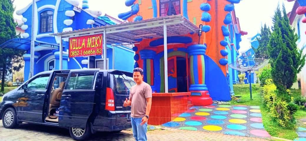 Villa Hello Kitty Kota Bunga Puncak Cinengangirang Εξωτερικό φωτογραφία
