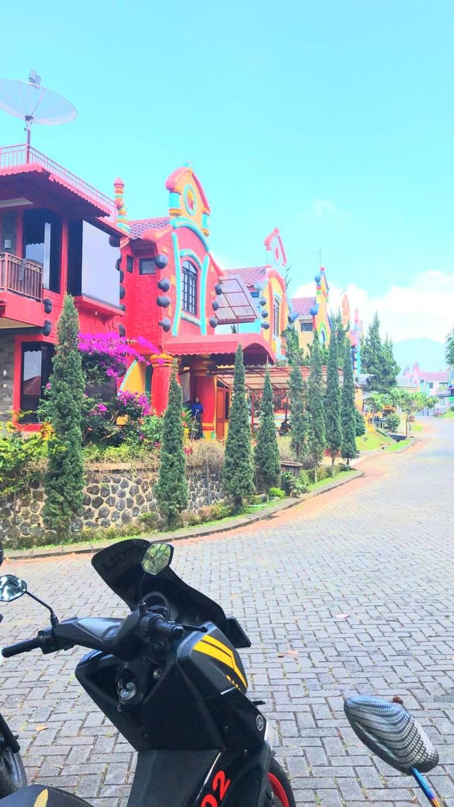 Villa Hello Kitty Kota Bunga Puncak Cinengangirang Εξωτερικό φωτογραφία