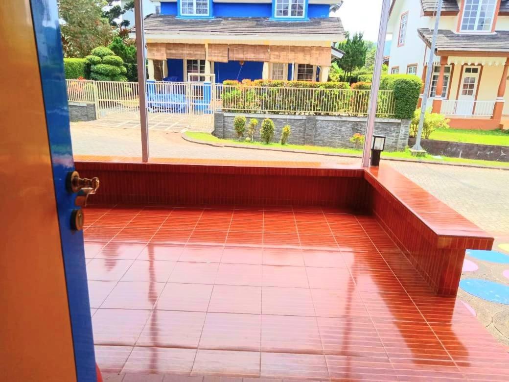 Villa Hello Kitty Kota Bunga Puncak Cinengangirang Εξωτερικό φωτογραφία